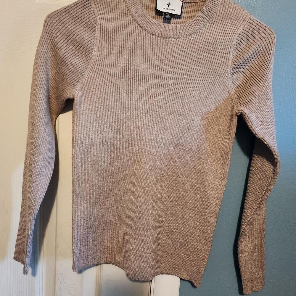 Tuckernuck ribbed knit sweater in XS
